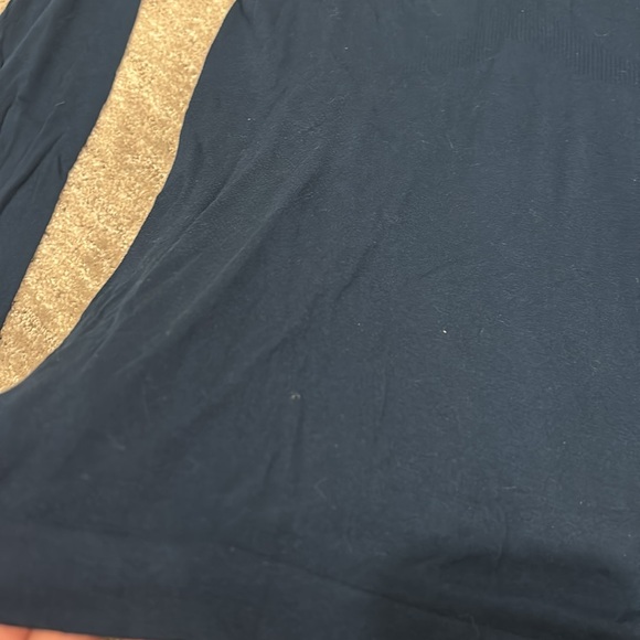 NWT sweaty Betty Glisten bamboo long sleeve top. medium beetle blue color. - Picture 2 of 4